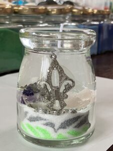 ユリの紋章の入ったジェルキャンドル