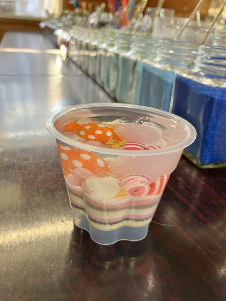 キャンディーとマカロンのジェル飾り